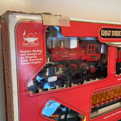 LOT 58: Vintage Walt Disney World R.R. (New Bright Industrial Co.) No. 95005 Train in Original Box