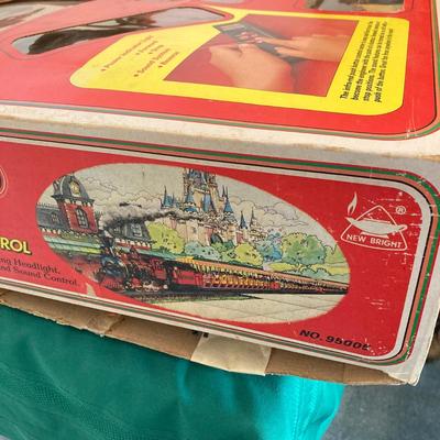 LOT 58: Vintage Walt Disney World R.R. (New Bright Industrial Co.) No. 95005 Train in Original Box