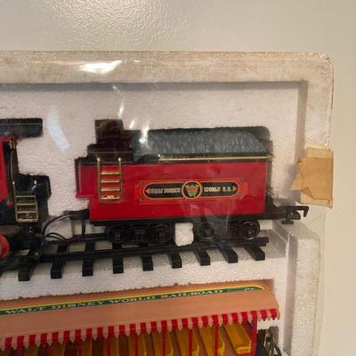 LOT 58: Vintage Walt Disney World R.R. (New Bright Industrial Co.) No. 95005 Train in Original Box