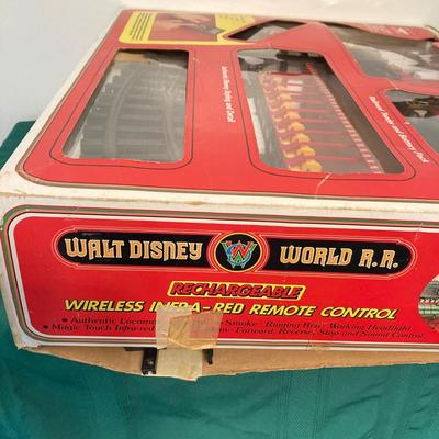 LOT 58: Vintage Walt Disney World R.R. (New Bright Industrial Co.) No. 95005 Train in Original Box