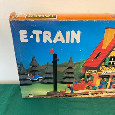 LOT 59: Vintage Faller E-Train 3653 Train Station in Original Box