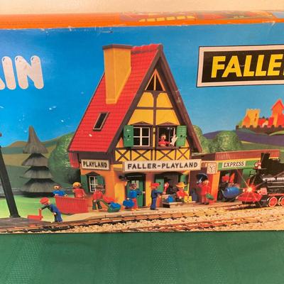 LOT 59: Vintage Faller E-Train 3653 Train Station in Original Box