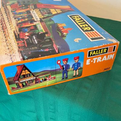 LOT 59: Vintage Faller E-Train 3653 Train Station in Original Box