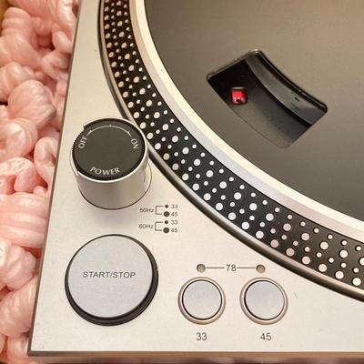 LOT 60: Stanton STR8-80X Direct Drive Turntable in Original Box