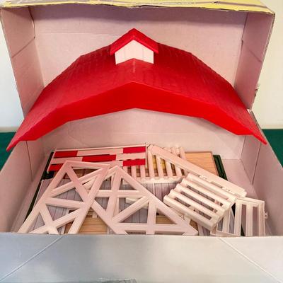 LOT 71: Breyer Toys - Classics Barn No. 720650 in Original Box and Cosmus Pegasus