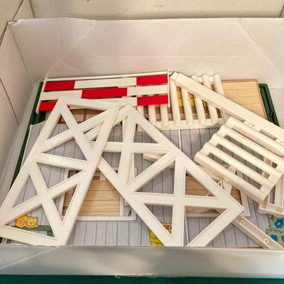 LOT 71: Breyer Toys - Classics Barn No. 720650 in Original Box and Cosmus Pegasus