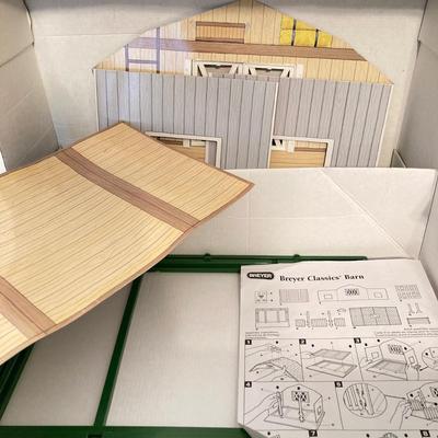 LOT 71: Breyer Toys - Classics Barn No. 720650 in Original Box and Cosmus Pegasus