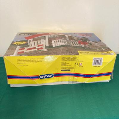 LOT 71: Breyer Toys - Classics Barn No. 720650 in Original Box and Cosmus Pegasus