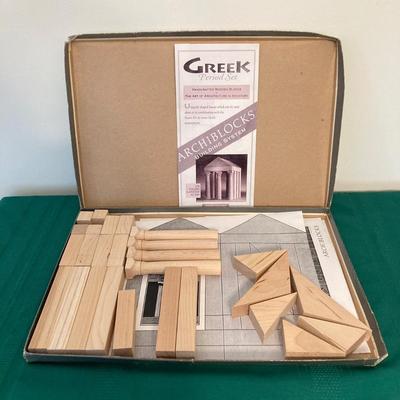 LOT 74: Toys, Games, Building Sets - Archiblocks Building Systems Greek Period, Fun with Kieroglyphs, Gigamic Quoridor and Guildcraft...