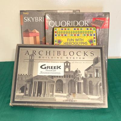 LOT 74: Toys, Games, Building Sets - Archiblocks Building Systems Greek Period, Fun with Kieroglyphs, Gigamic Quoridor and Guildcraft...