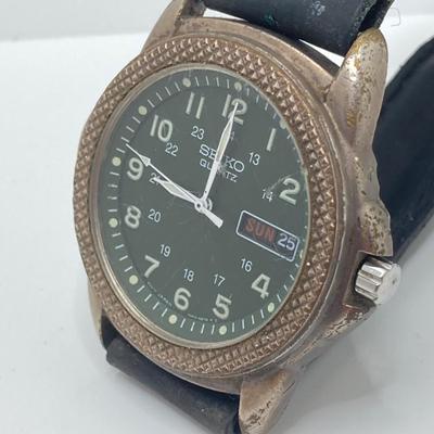 LOT 81: Seiko Quartz Watch, Three Military Medals / Ribbon with Boxes with Original Boxes and Stick Pin