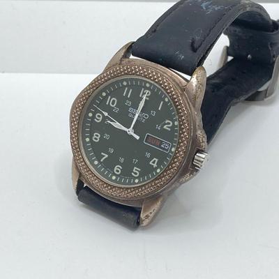 LOT 81: Seiko Quartz Watch, Three Military Medals / Ribbon with Boxes with Original Boxes and Stick Pin