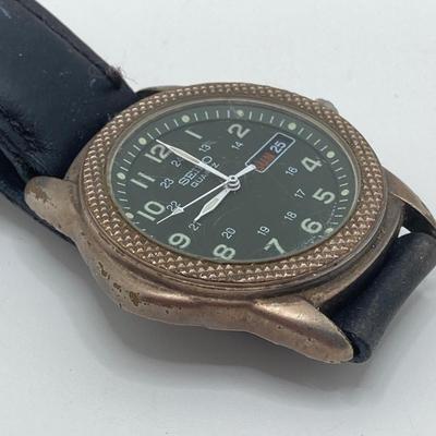 LOT 81: Seiko Quartz Watch, Three Military Medals / Ribbon with Boxes with Original Boxes and Stick Pin