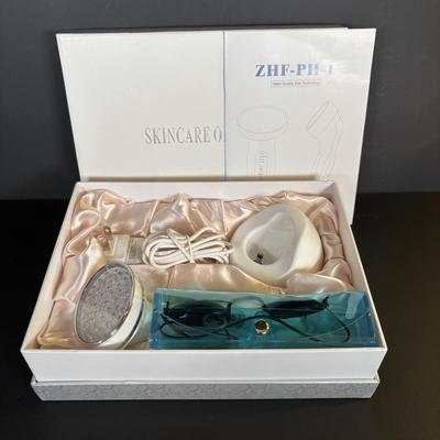 LOT 84: NIP Teak Tub Caddy, Skincare Options PHF-PH-1 Beaty Treatment/Light & What a Relief Infrared Heat Massager