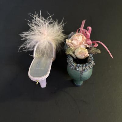 LOT 85: NIP Lucky Number 6 Gift Set, Beautiful Embroidered Elbow Length Bridal Gloves & Collector Shoes