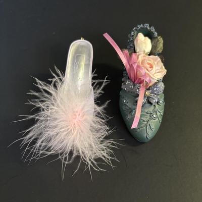 LOT 85: NIP Lucky Number 6 Gift Set, Beautiful Embroidered Elbow Length Bridal Gloves & Collector Shoes