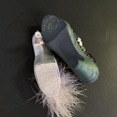 LOT 85: NIP Lucky Number 6 Gift Set, Beautiful Embroidered Elbow Length Bridal Gloves & Collector Shoes