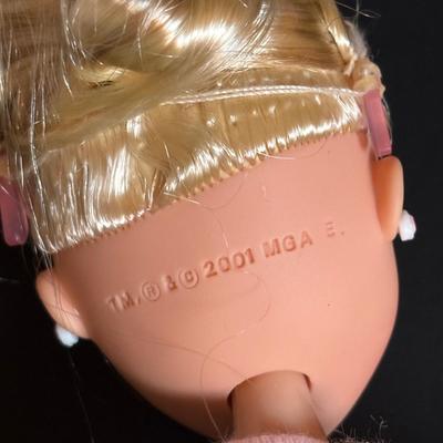 LOT 88: Vintage 2001 Bratz Dolls w/Accessories