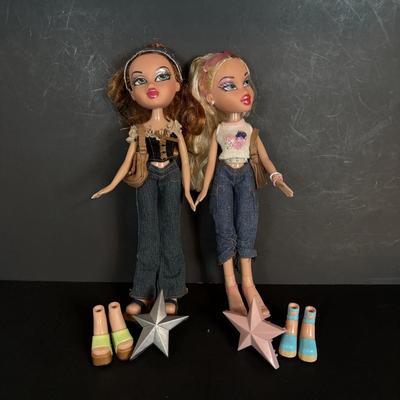 LOT 88: Vintage 2001 Bratz Dolls w/Accessories