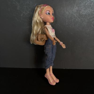 LOT 88: Vintage 2001 Bratz Dolls w/Accessories