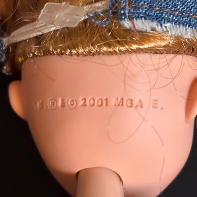 LOT 88: Vintage 2001 Bratz Dolls w/Accessories