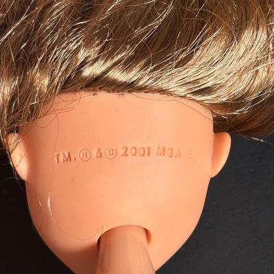 LOT 89: Vintage 2001 Bratz Dolls w/Accessories