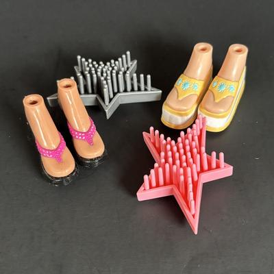 LOT 89: Vintage 2001 Bratz Dolls w/Accessories