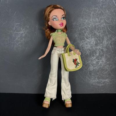 LOT 89: Vintage 2001 Bratz Dolls w/Accessories