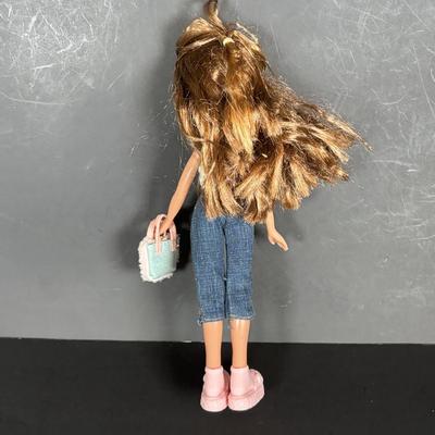 LOT 89: Vintage 2001 Bratz Dolls w/Accessories