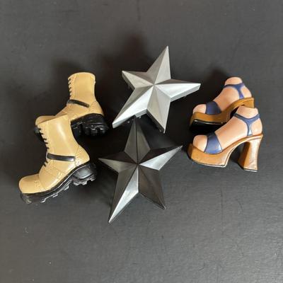 LOT 90: Vintage 2001 Bratz Dolls w/Accessories