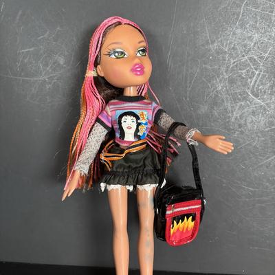 LOT 90: Vintage 2001 Bratz Dolls w/Accessories