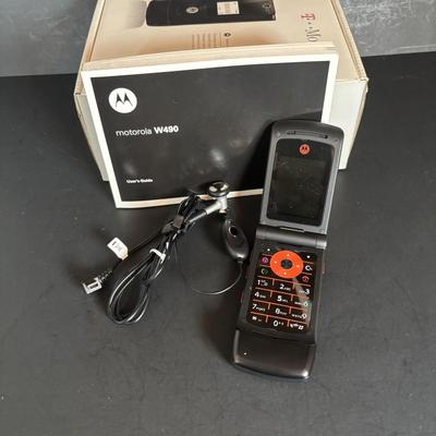 LOT 95: Vintage Motorola W490 Flip Phones