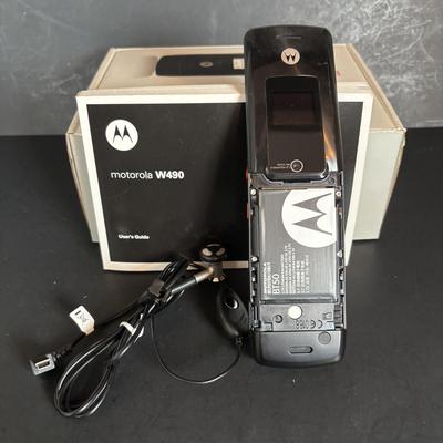 LOT 95: Vintage Motorola W490 Flip Phones