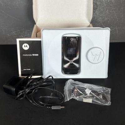 LOT 95: Vintage Motorola W490 Flip Phones
