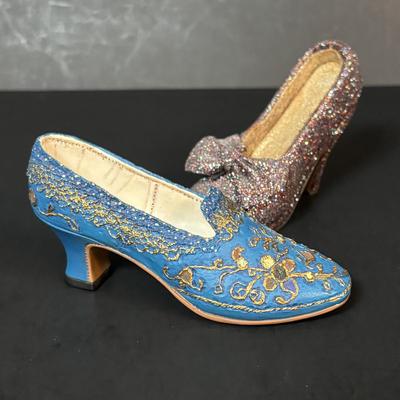 LOT 96: Lenox Lamb Easter Egg, Bride/Groom Ornaments, Just the Right Shoe Collectibles, Vintage Bride/Groom Toasting Glasses, Mikasa...