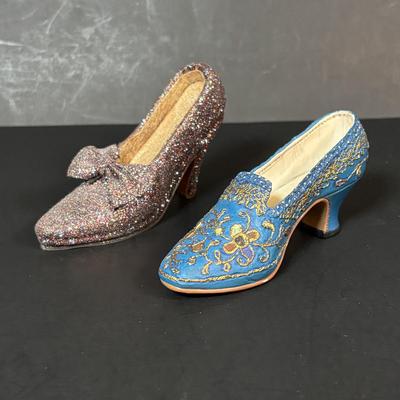 LOT 96: Lenox Lamb Easter Egg, Bride/Groom Ornaments, Just the Right Shoe Collectibles, Vintage Bride/Groom Toasting Glasses, Mikasa...