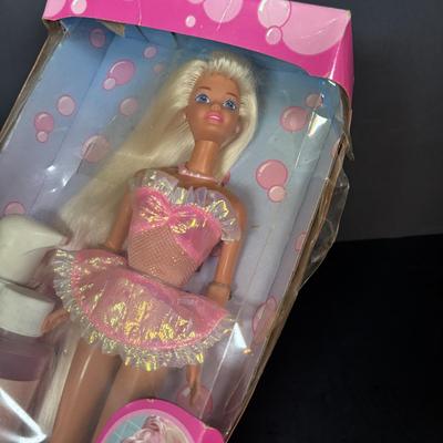 LOT 98: Foam 'n Color Barbie, Peruvian Barbies, Accessories & More
