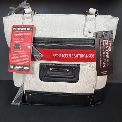 LOT 101: New w/Tags Stone Mountain Leather Plugged in Pebble Tote Bone/Black & Bone/Blue