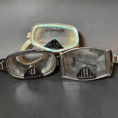 LOT 105: Vintage Scuba Diving Masks