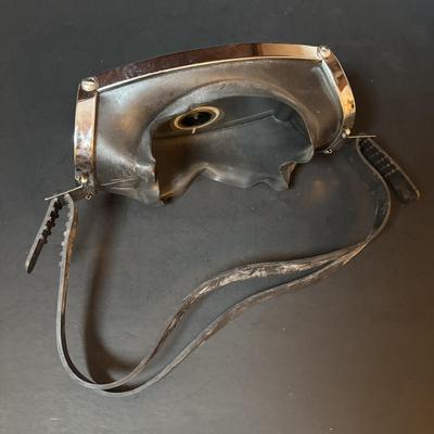 LOT 105: Vintage Scuba Diving Masks