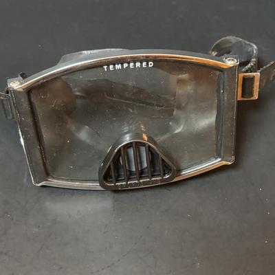 LOT 105: Vintage Scuba Diving Masks