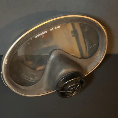LOT 106: Vintage Scuba Diving Masks