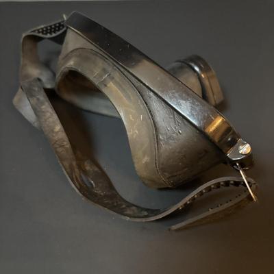 LOT 106: Vintage Scuba Diving Masks