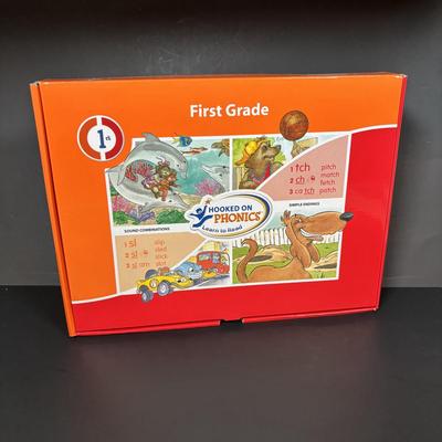 LOT 107: Hooked on Phonics K-1st Grade & Cubo Wooden Rainbow Toy