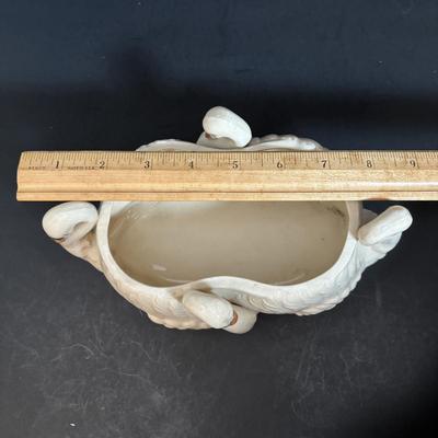 LOT 113: Vintage Royal Haeger Sponged Mottled Glaze Green Vases & Vintage 4-Swan Planter