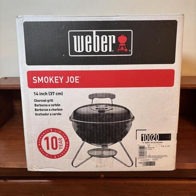 LOT 119: NIB Weber Smokey Joe Grill