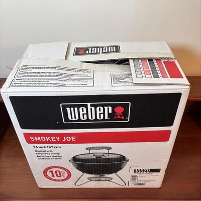 LOT 119: NIB Weber Smokey Joe Grill