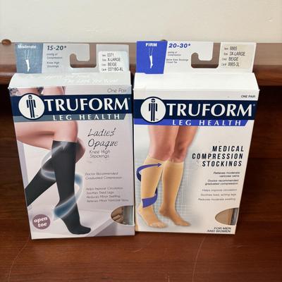 LOT 121: Truform Leg Health Medical Compression Stockings & Knee-High Stockings