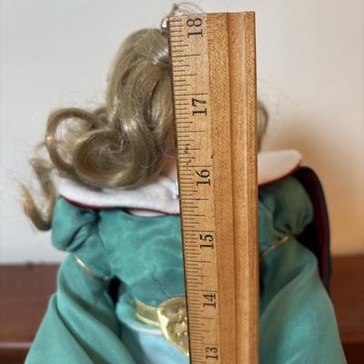 LOT 122: Lenox Christmas Princess Doll, Knowles China Wizard of Oz Collectors Plate and Madame Alexander Dolls