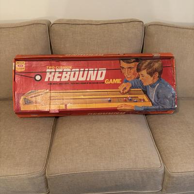 LOT 123: Vintage Games: Rebound, Easy Money, Game of the States, Hi Q and others